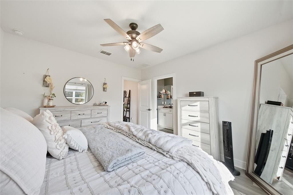 En Venta: $350,000 (4 camas, 2 baños, 1580 Pies cuadrados)