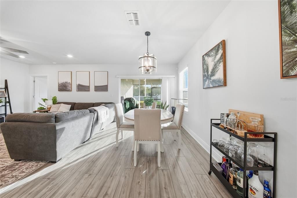 En Venta: $350,000 (4 camas, 2 baños, 1580 Pies cuadrados)