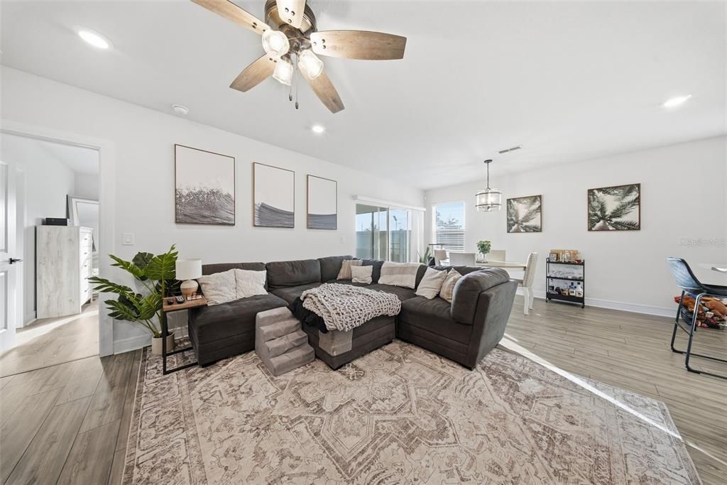 En Venta: $350,000 (4 camas, 2 baños, 1580 Pies cuadrados)