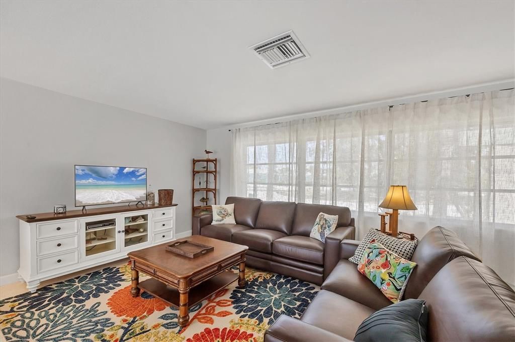 For Sale: $1,500,000 (3 beds, 3 baths, 1817 Square Feet)