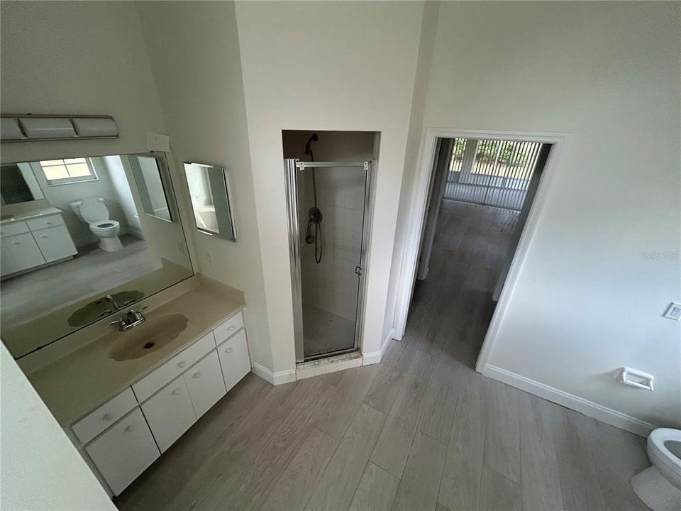 For Rent: $2,300 (3 beds, 2 baths, 2126 Square Feet)