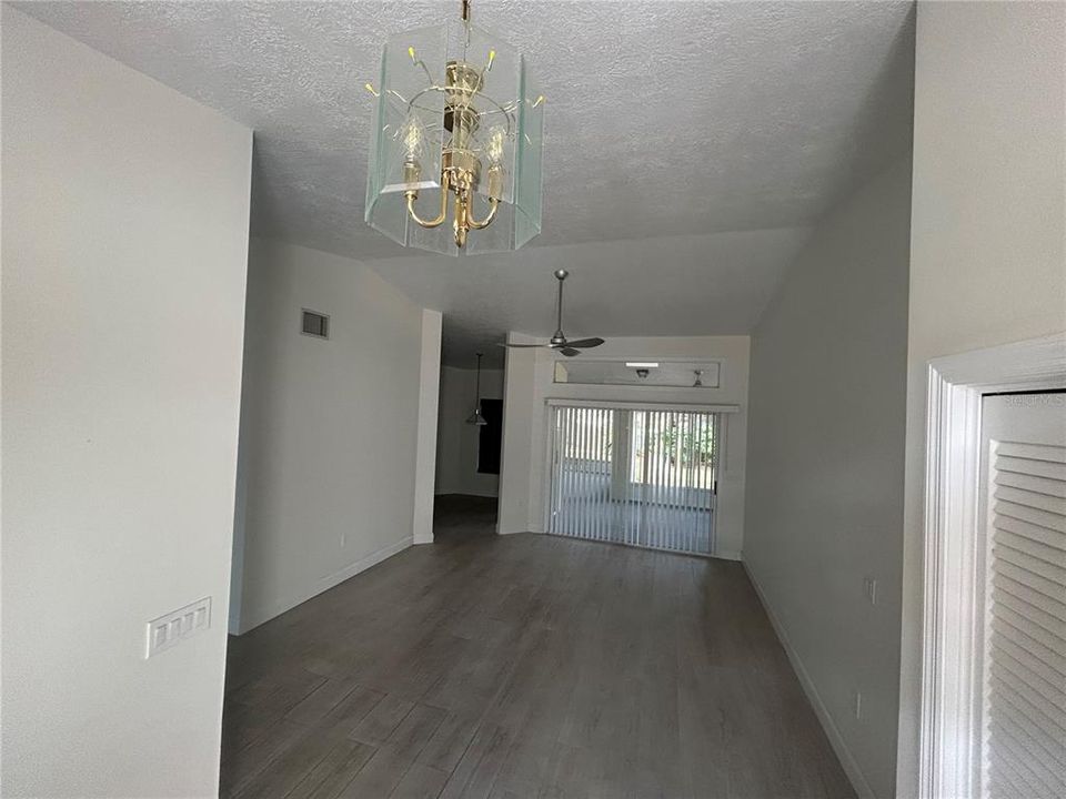 For Rent: $2,300 (3 beds, 2 baths, 2126 Square Feet)