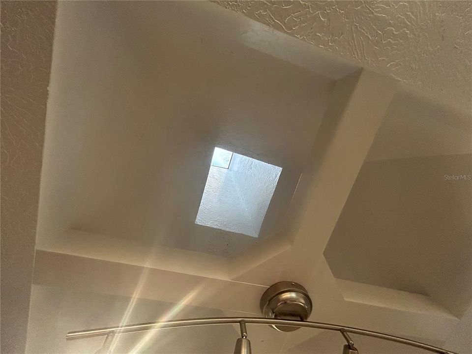 For Rent: $2,300 (3 beds, 2 baths, 2126 Square Feet)