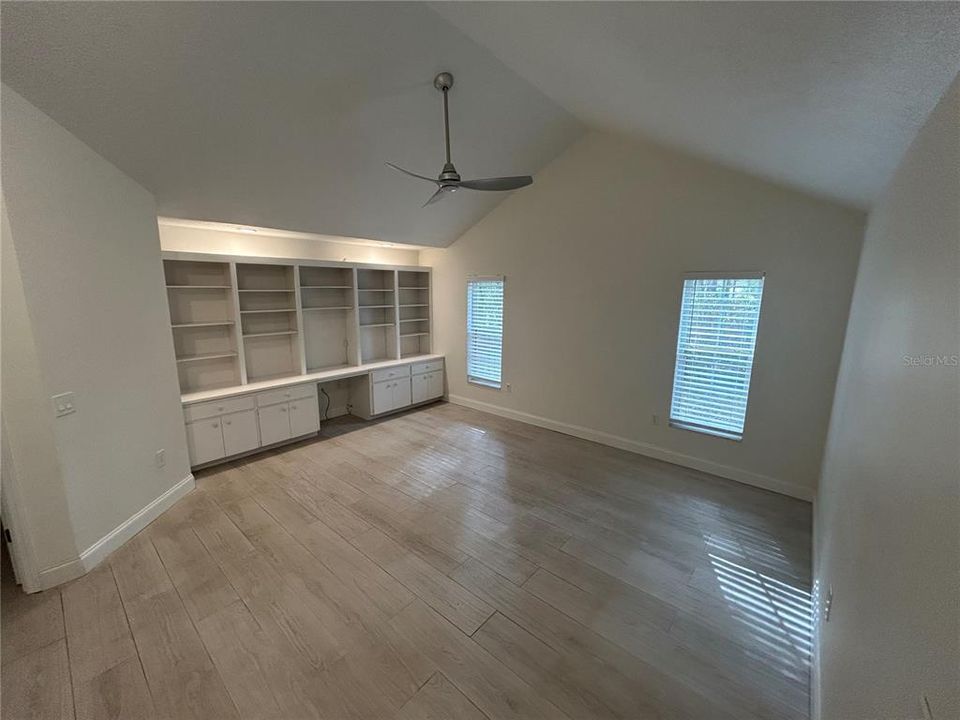 For Rent: $2,300 (3 beds, 2 baths, 2126 Square Feet)