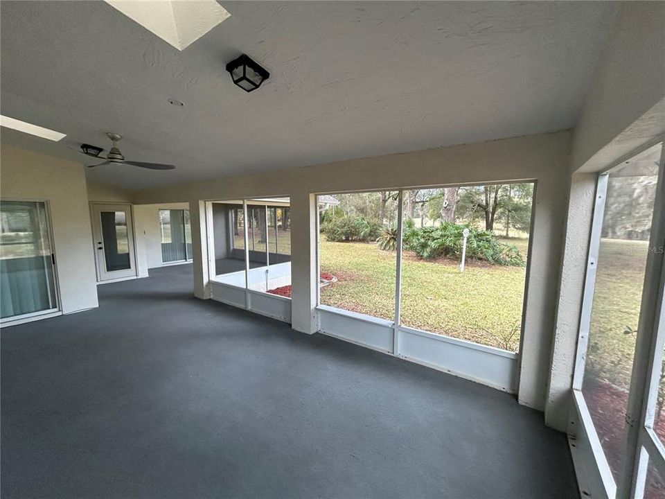 For Rent: $2,300 (3 beds, 2 baths, 2126 Square Feet)