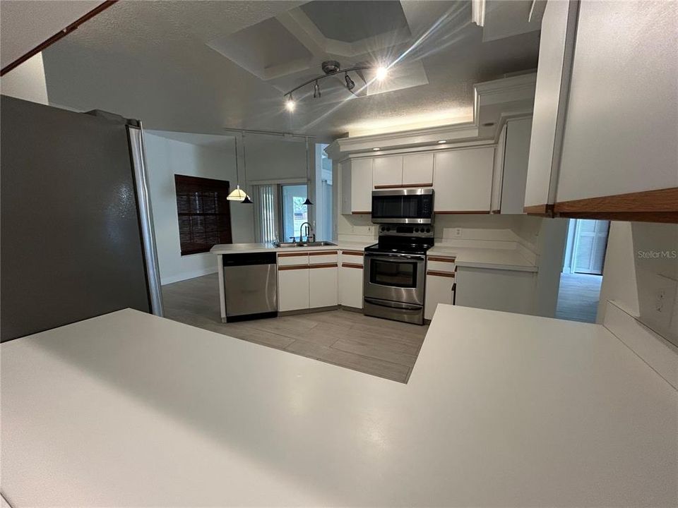 For Rent: $2,300 (3 beds, 2 baths, 2126 Square Feet)