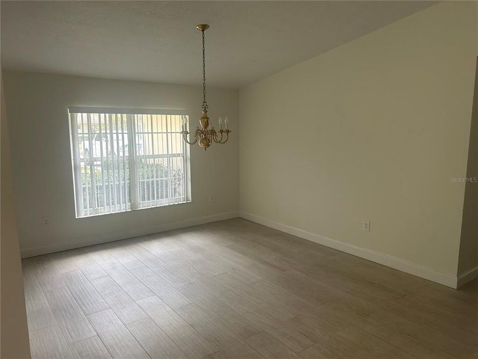 For Rent: $2,300 (3 beds, 2 baths, 2126 Square Feet)