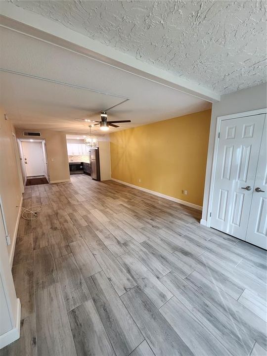 На продажу: $135,000 (1 спален, 1 ванн, 725 Квадратных фут)