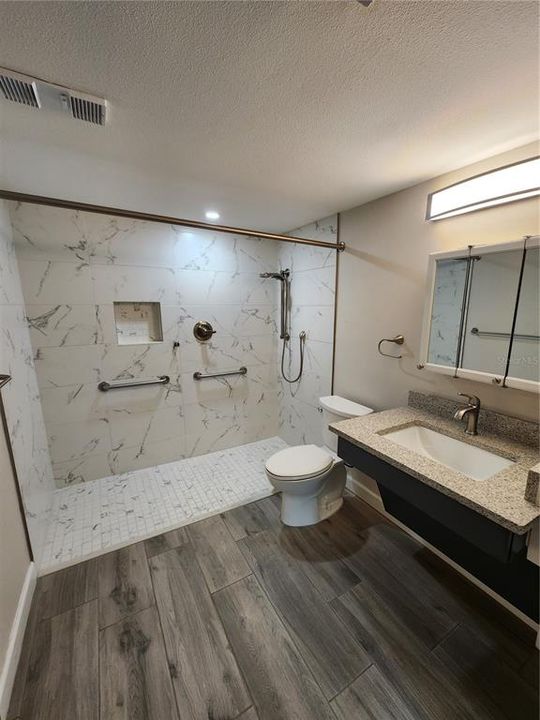 На продажу: $135,000 (1 спален, 1 ванн, 725 Квадратных фут)