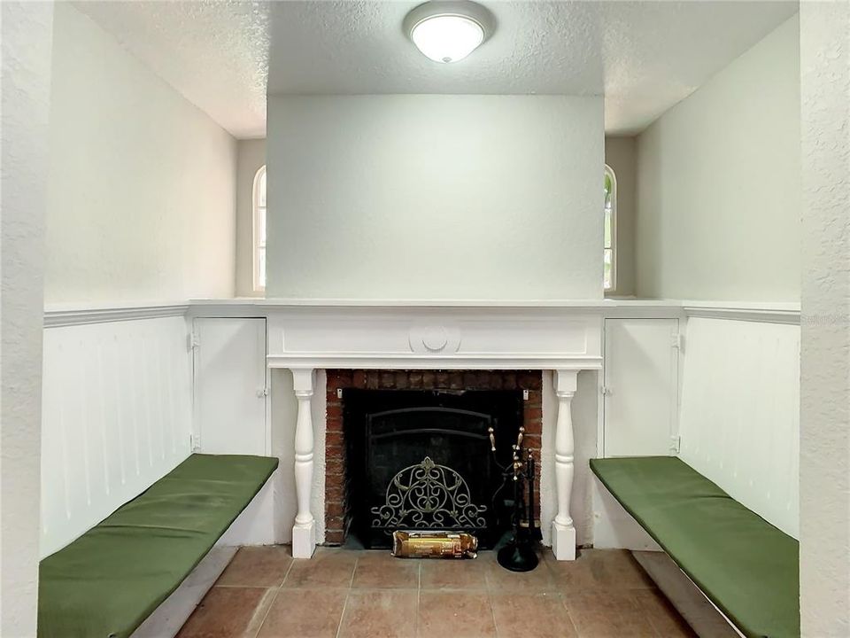 For Rent: $2,850 (3 beds, 1 baths, 1361 Square Feet)