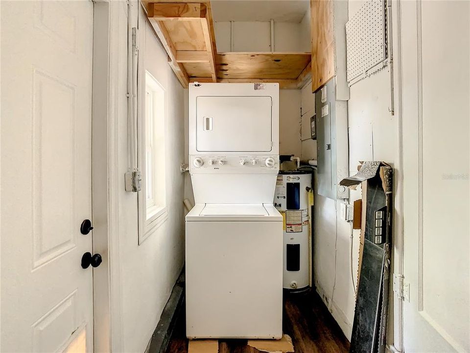 For Rent: $2,850 (3 beds, 1 baths, 1361 Square Feet)