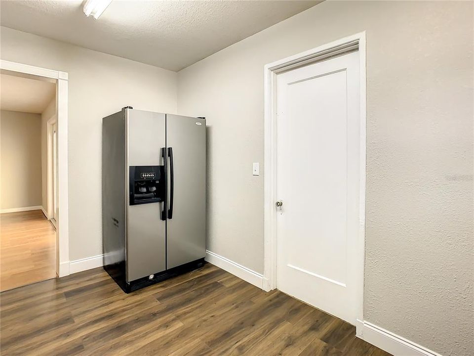 For Rent: $2,850 (3 beds, 1 baths, 1361 Square Feet)