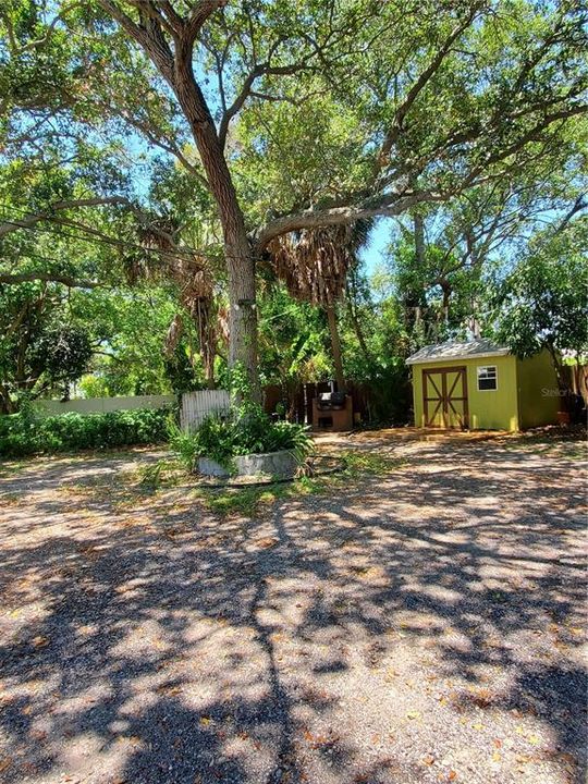 For Rent: $2,850 (3 beds, 1 baths, 1361 Square Feet)