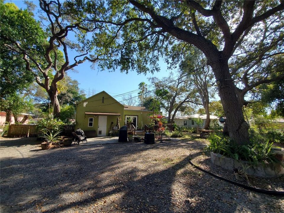 For Rent: $2,850 (3 beds, 1 baths, 1361 Square Feet)