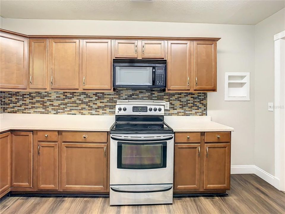 For Rent: $2,850 (3 beds, 1 baths, 1361 Square Feet)