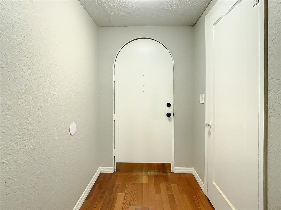 For Rent: $2,850 (3 beds, 1 baths, 1361 Square Feet)