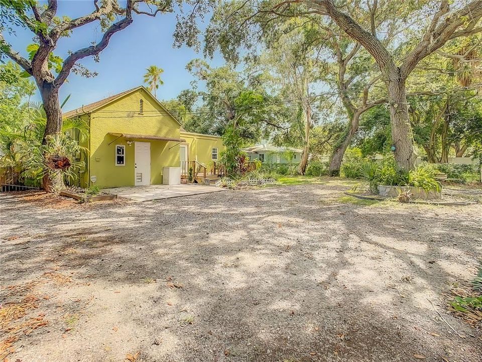 For Rent: $2,850 (3 beds, 1 baths, 1361 Square Feet)