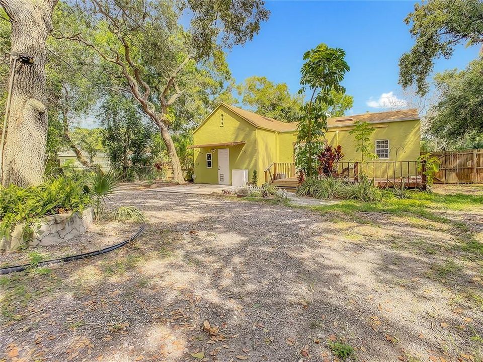 For Rent: $2,850 (3 beds, 1 baths, 1361 Square Feet)