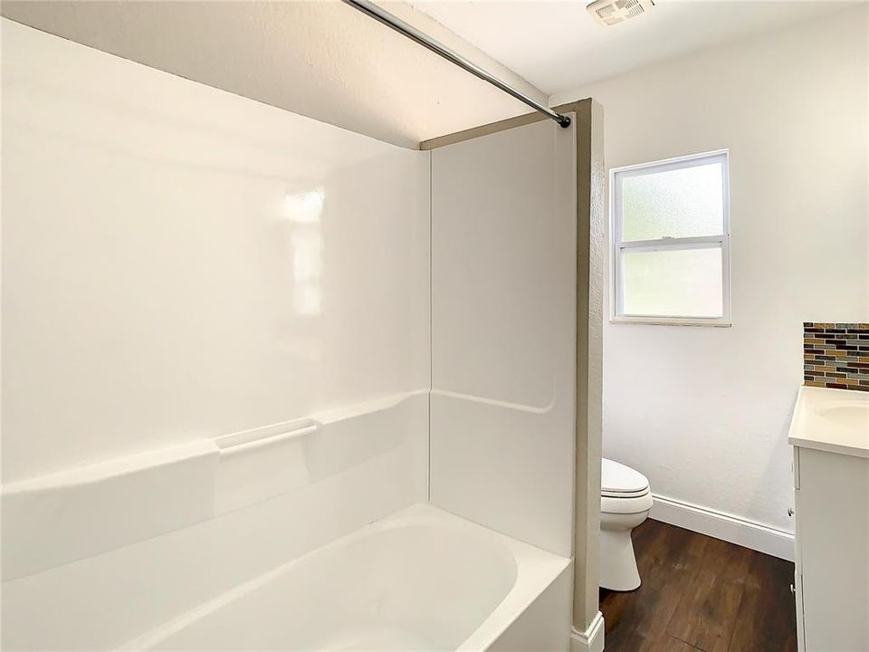 For Rent: $2,850 (3 beds, 1 baths, 1361 Square Feet)