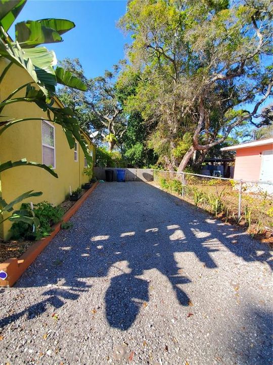 For Rent: $2,850 (3 beds, 1 baths, 1361 Square Feet)