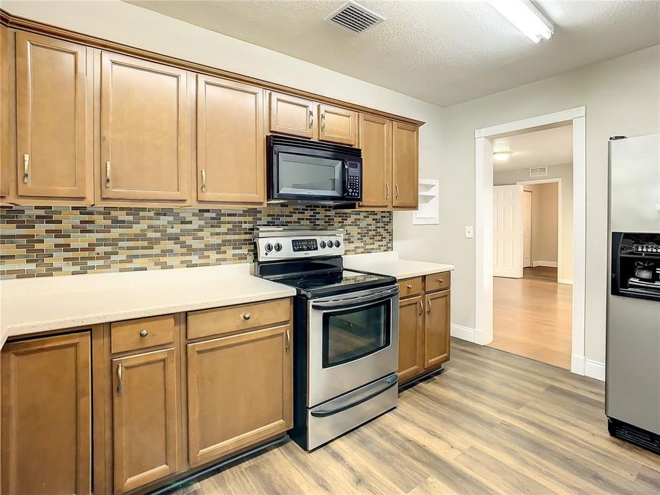 For Rent: $2,850 (3 beds, 1 baths, 1361 Square Feet)