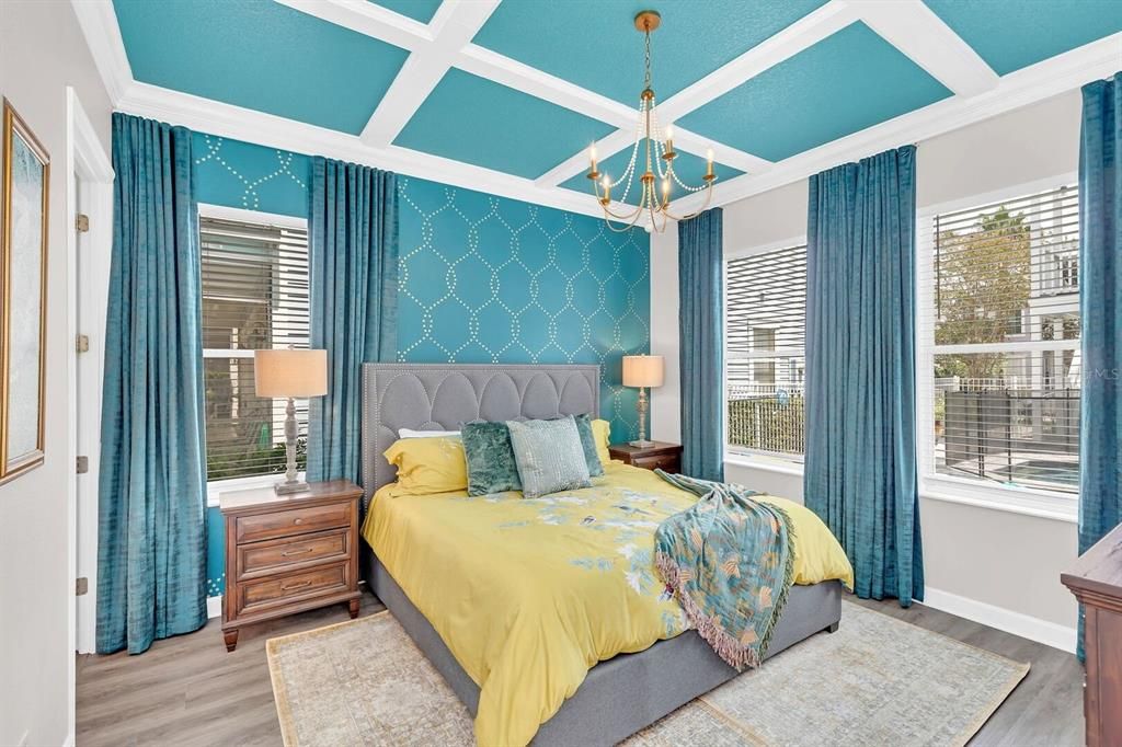 For Sale: $925,900 (5 beds, 4 baths, 3556 Square Feet)