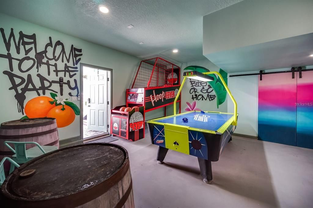 For Sale: $925,900 (5 beds, 4 baths, 3556 Square Feet)