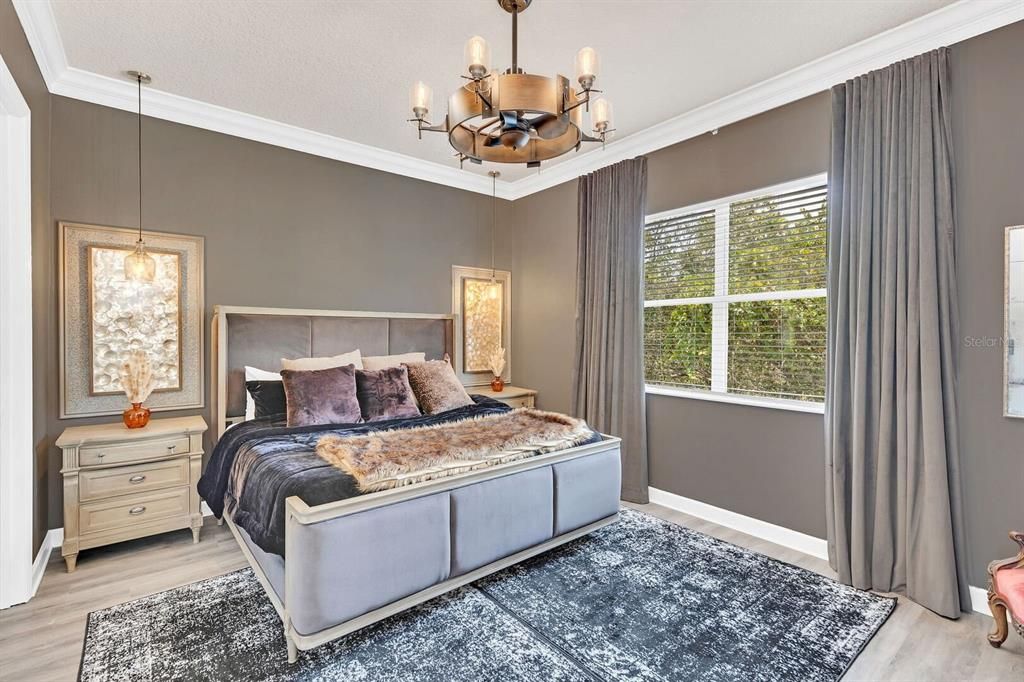 For Sale: $925,900 (5 beds, 4 baths, 3556 Square Feet)