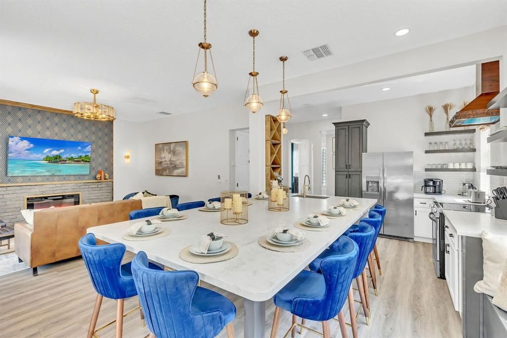 For Sale: $925,900 (5 beds, 4 baths, 3556 Square Feet)