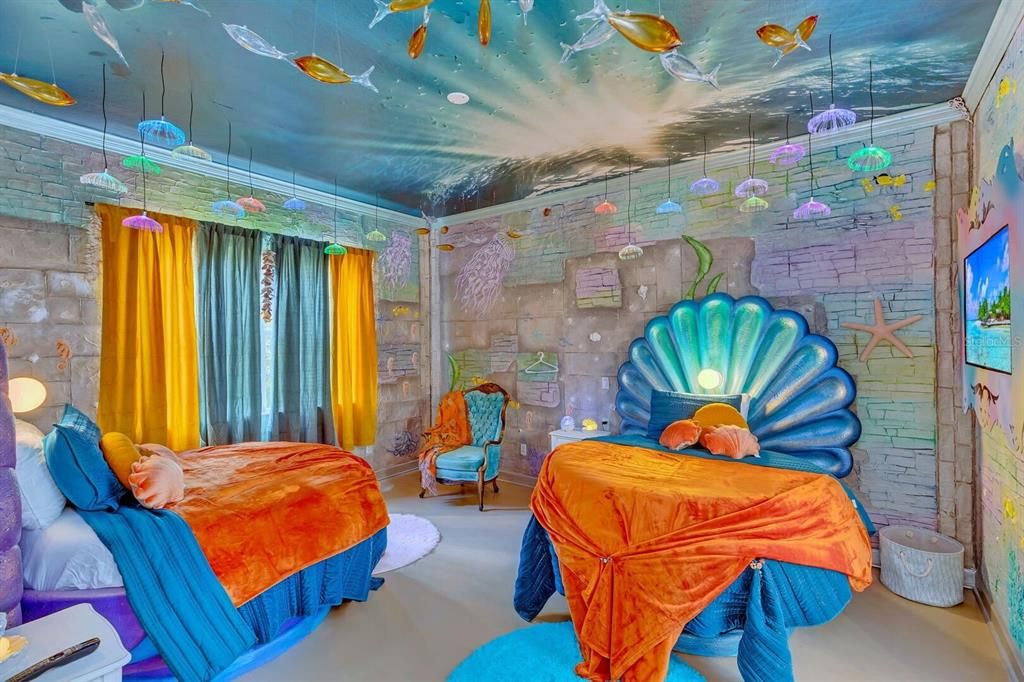 For Sale: $925,900 (5 beds, 4 baths, 3556 Square Feet)