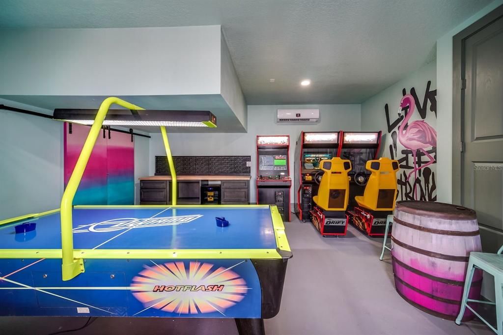 For Sale: $925,900 (5 beds, 4 baths, 3556 Square Feet)