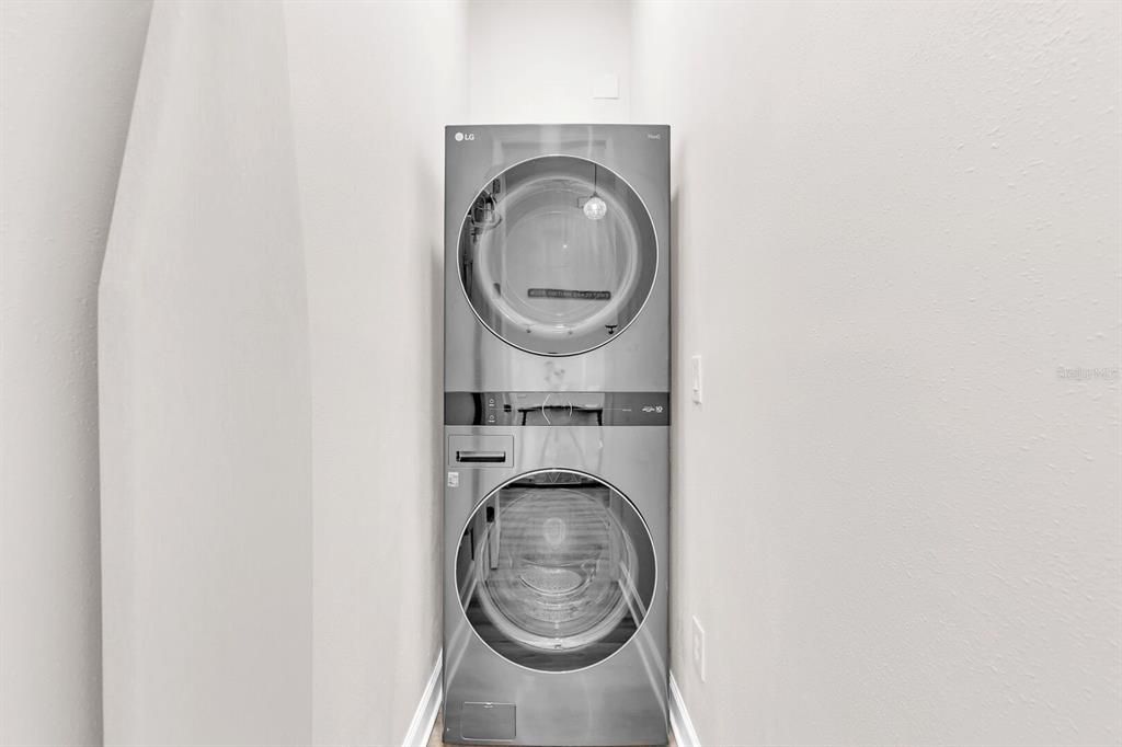 For Sale: $925,900 (5 beds, 4 baths, 3556 Square Feet)