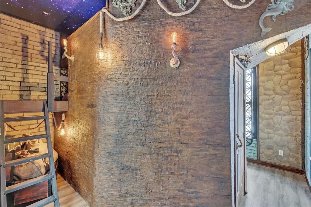 For Sale: $925,900 (5 beds, 4 baths, 3556 Square Feet)