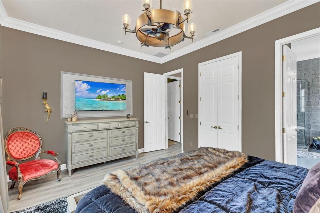 For Sale: $925,900 (5 beds, 4 baths, 3556 Square Feet)