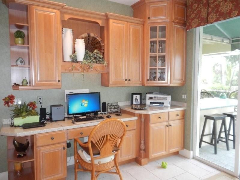 出租: $3,800 (3 贝兹, 2 浴室, 2302 平方英尺)