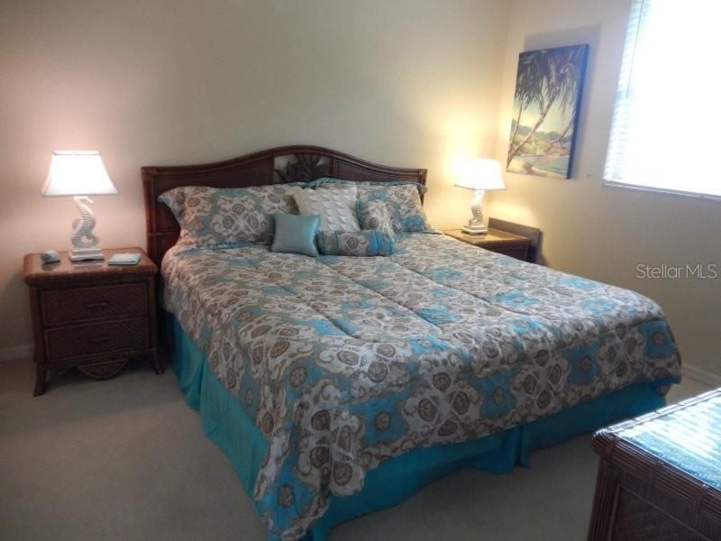 出租: $3,800 (3 贝兹, 2 浴室, 2302 平方英尺)