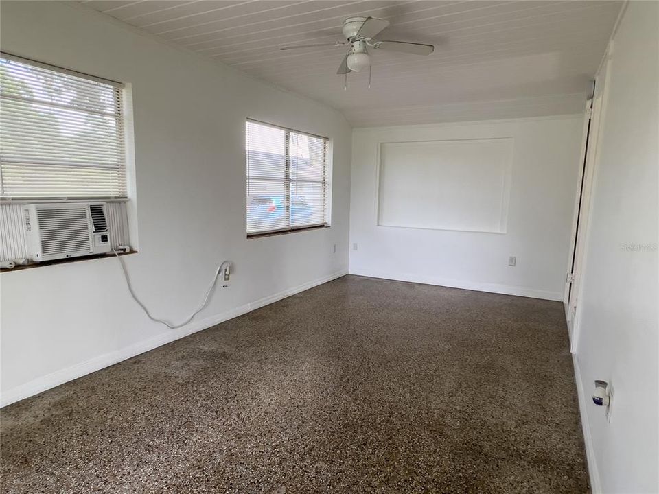 For Rent: $1,090 (1 beds, 1 baths, 572 Square Feet)