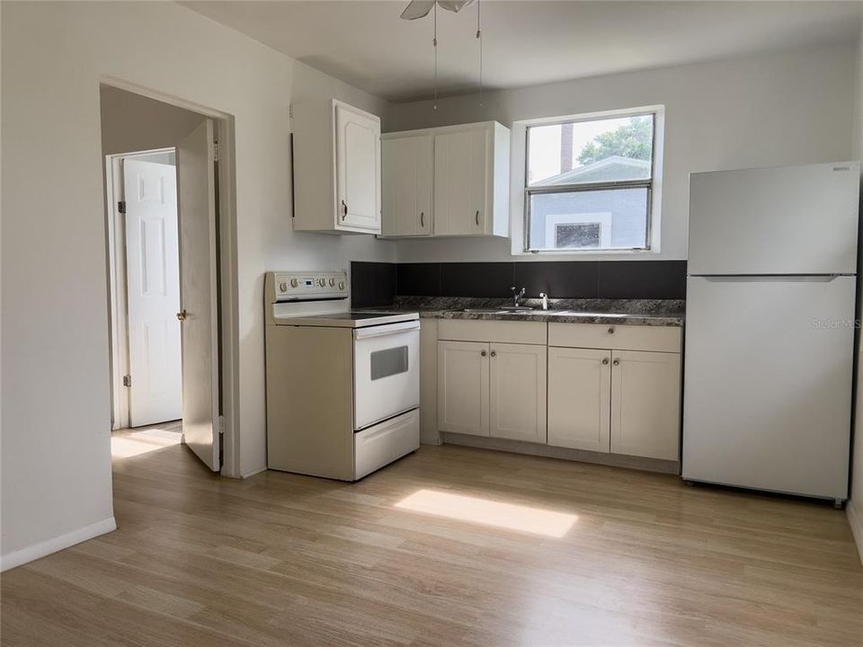For Rent: $1,090 (1 beds, 1 baths, 572 Square Feet)