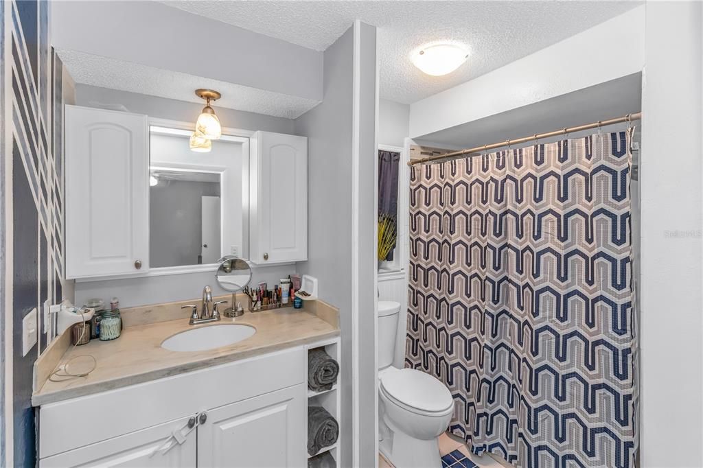 For Sale: $309,000 (3 beds, 2 baths, 1402 Square Feet)