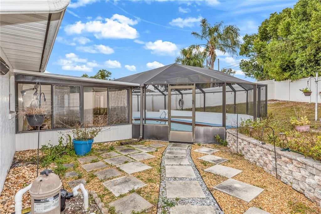 For Sale: $309,000 (3 beds, 2 baths, 1402 Square Feet)