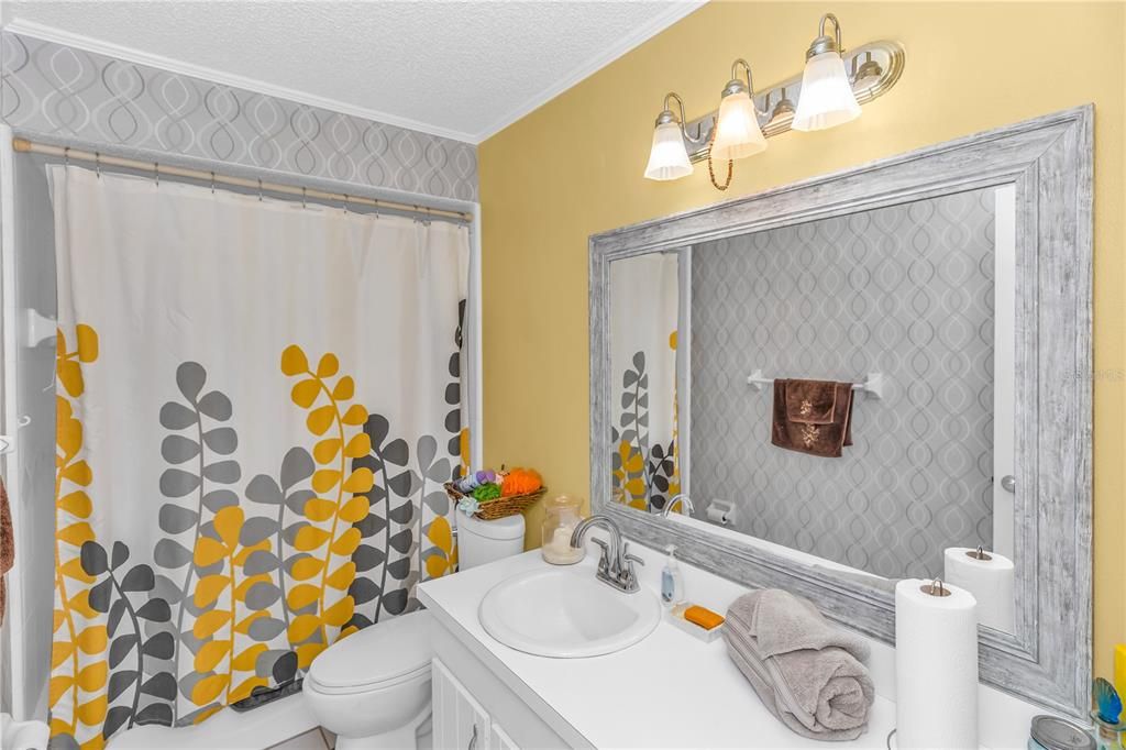 For Sale: $309,000 (3 beds, 2 baths, 1402 Square Feet)