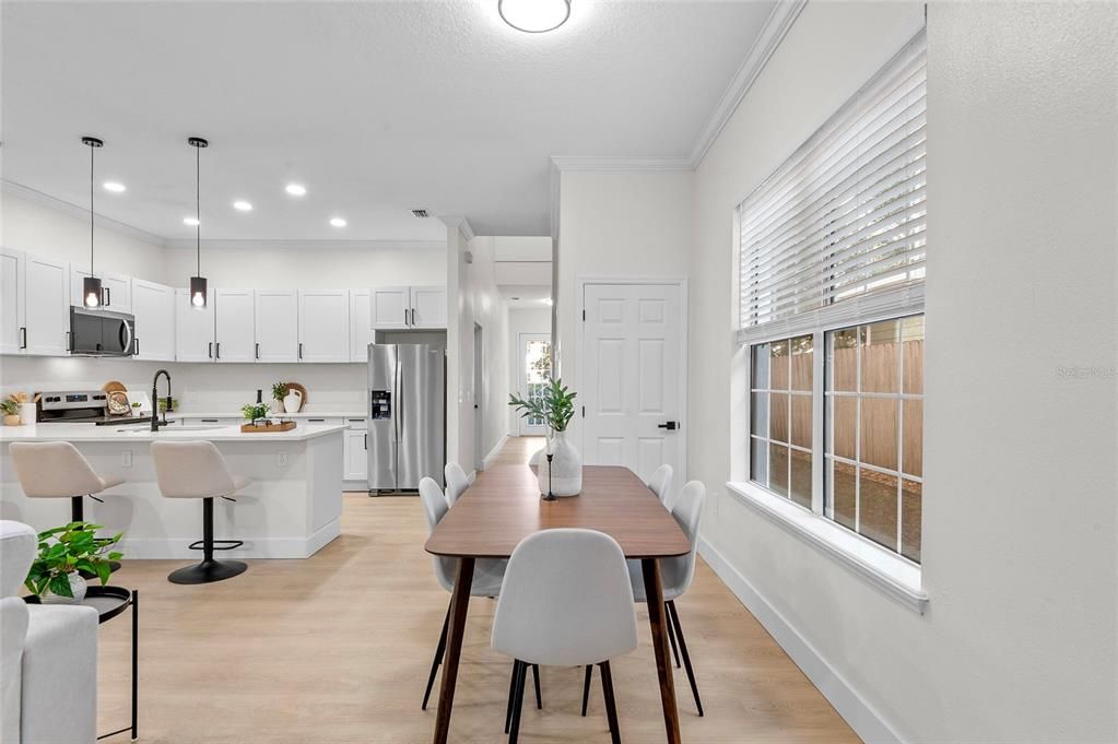 En Venta: $449,000 (3 camas, 2 baños, 1686 Pies cuadrados)