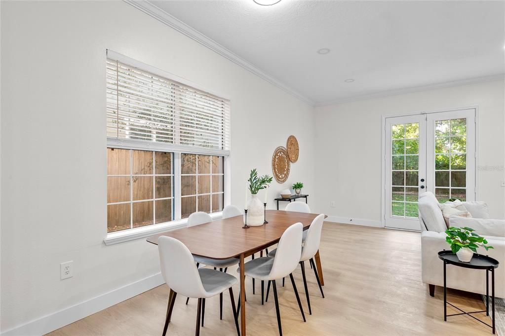 En Venta: $449,000 (3 camas, 2 baños, 1686 Pies cuadrados)