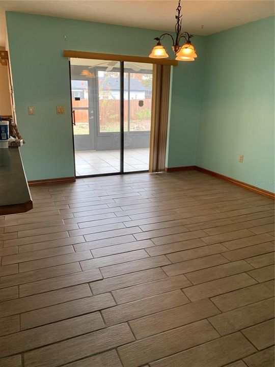 待售: $230,000 (2 贝兹, 2 浴室, 1418 平方英尺)