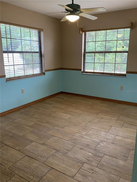 待售: $230,000 (2 贝兹, 2 浴室, 1418 平方英尺)