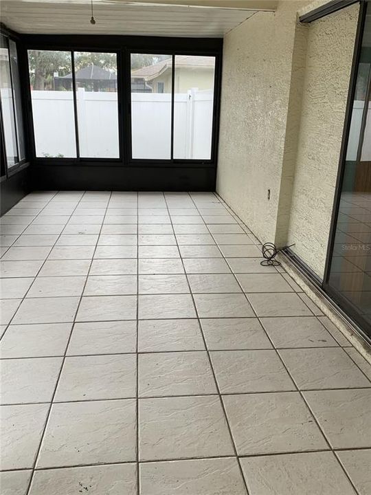 待售: $230,000 (2 贝兹, 2 浴室, 1418 平方英尺)