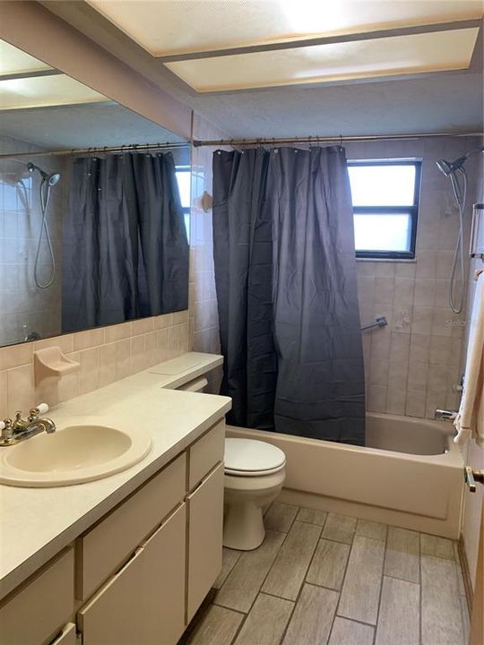 待售: $230,000 (2 贝兹, 2 浴室, 1418 平方英尺)