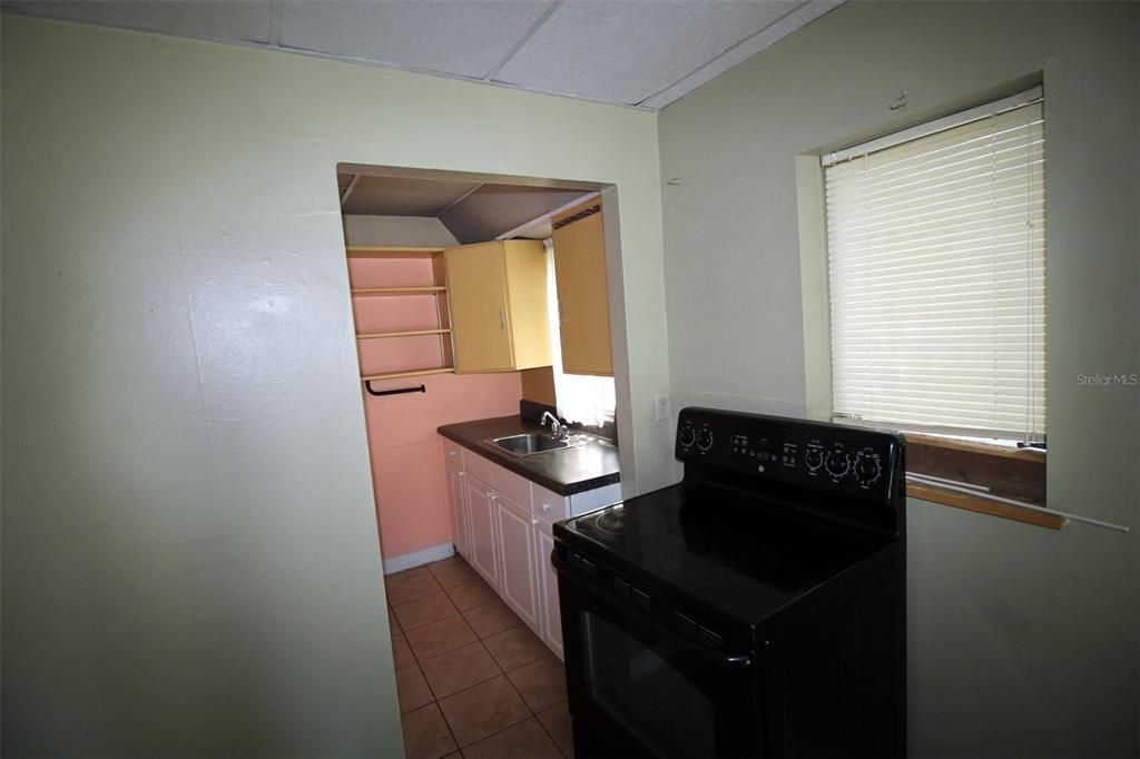 В аренду: $850 (1 спален, 1 ванн, 230 Квадратных фут)