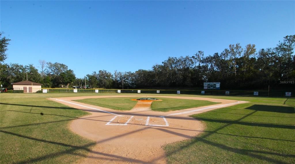 В аренду: $850 (1 спален, 1 ванн, 230 Квадратных фут)