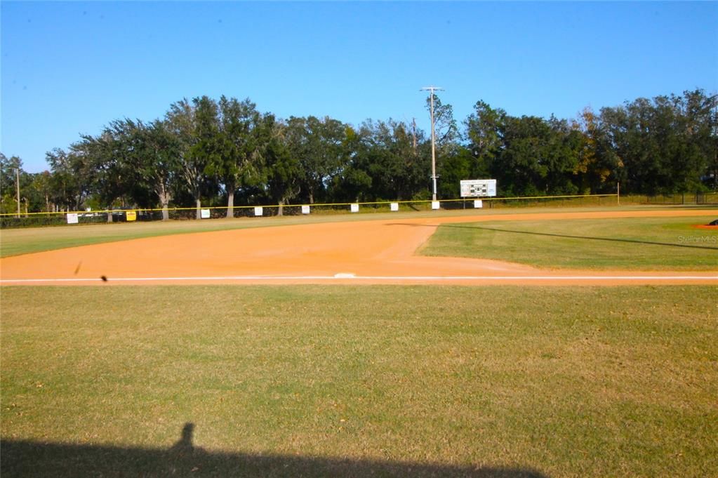 В аренду: $850 (1 спален, 1 ванн, 230 Квадратных фут)